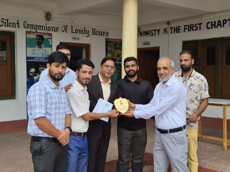 Principal Felicitates Bharti Airtel Foundation Members during School Visit